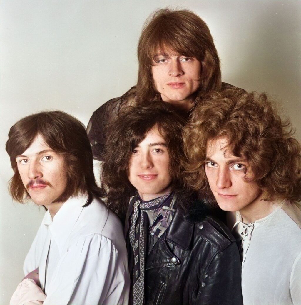 Led-Zeppelin-1968-studio-portrait-John-Bohham-Jimmy-Page-Robert-Plant-John-Paul-Jones