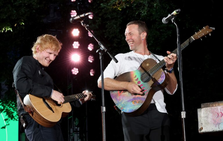 ed-sheeran-chris-martin@2000x1270