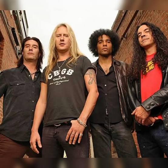 images - 2025-12-17T071527.886