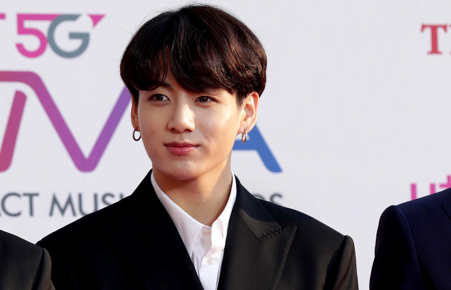 191104-jungkook-bts-cs-1022a