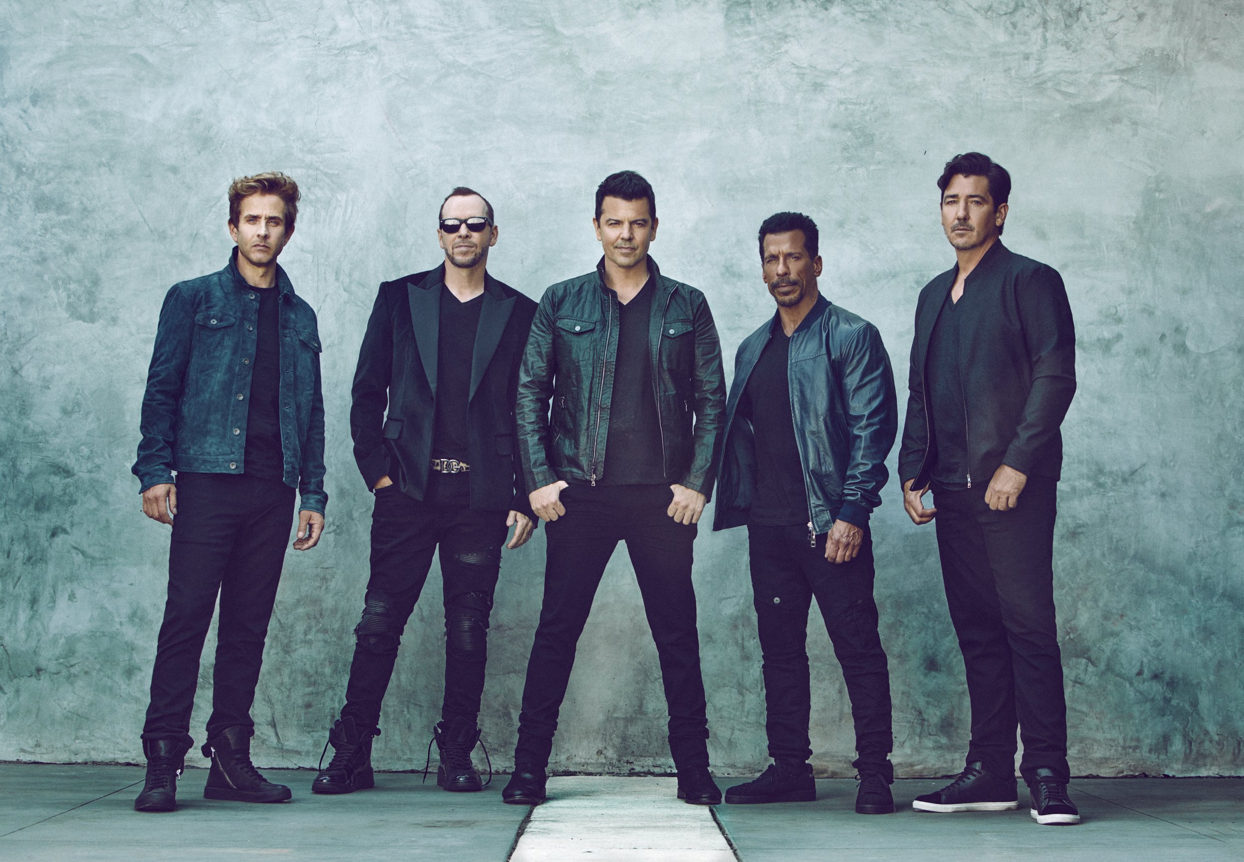 20210716_NKOTB_2021_08_GreyWall_Group_1511