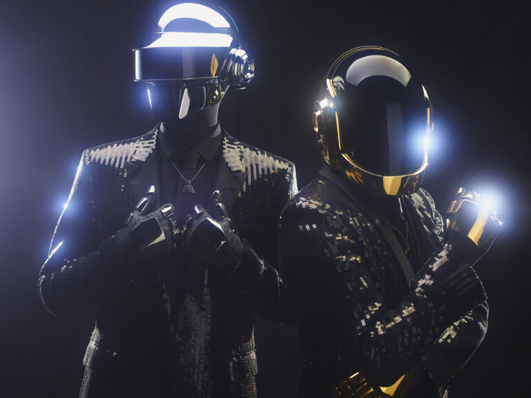 Daft_Punk_in_2013_2-_centered