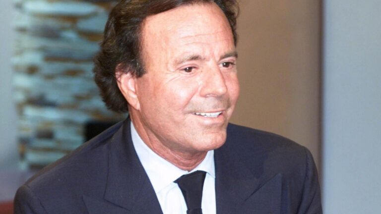 julio-iglesias-67e9ee7