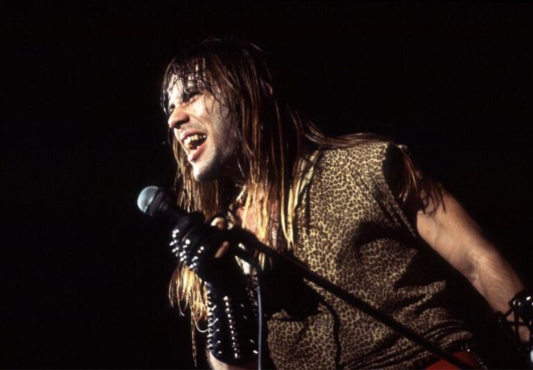 september-26-1981-bruce-dickinson-is-hired-as-the-new-lead-v0-tjoblktvemqb1