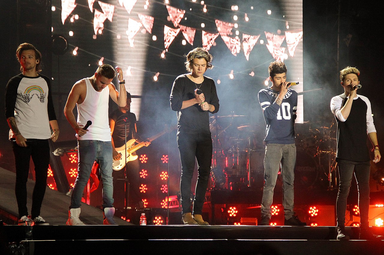 1280px-OnedirectionWWATchile_(cropped)