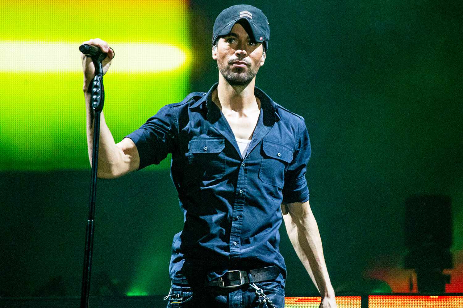 Enrique-Iglesias-e0b273738390449f8f400737ca1ee5bd