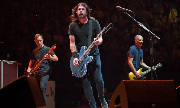 Foo-Fighters-GettyImages-1324615355-2