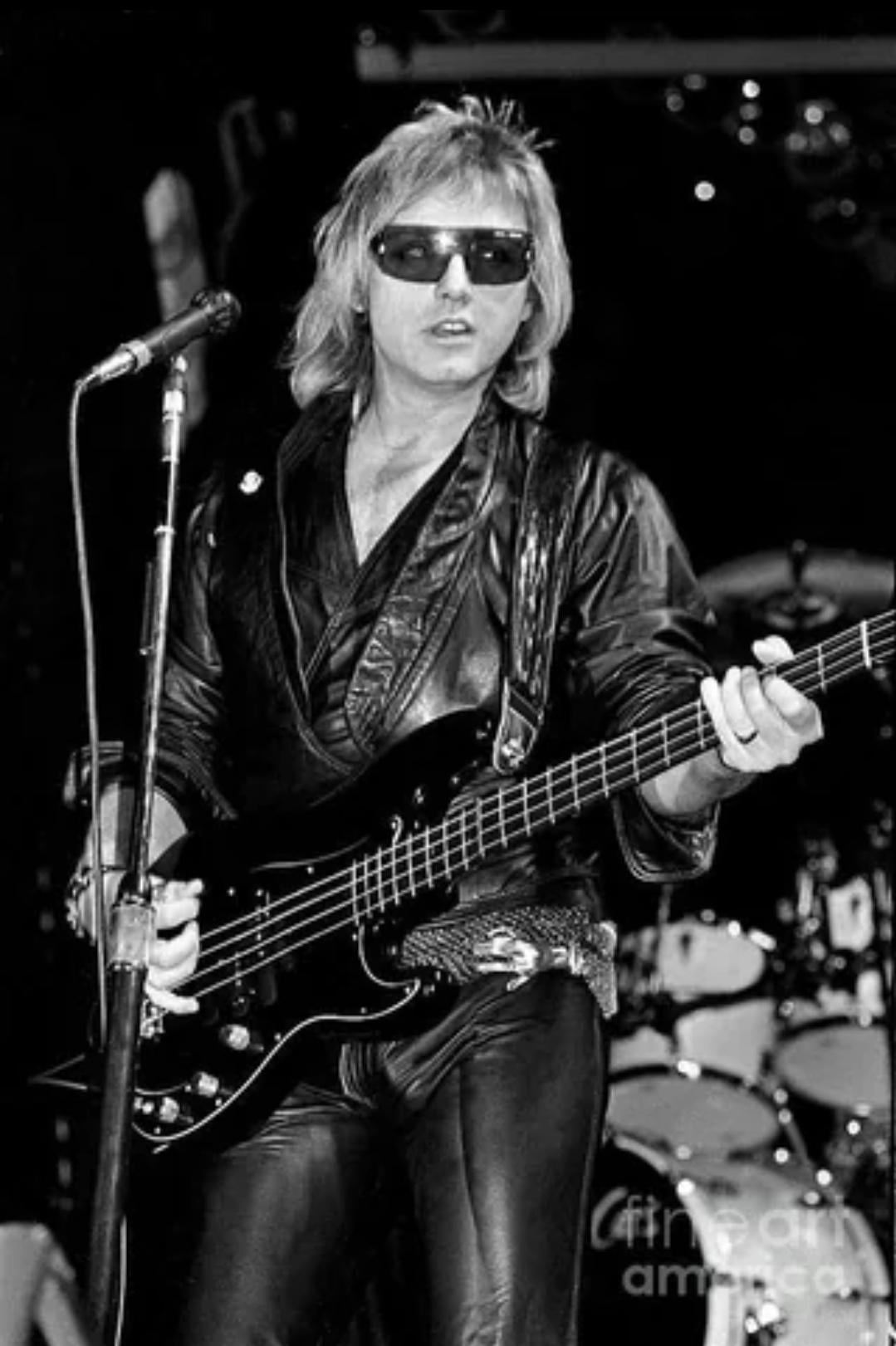 on-october-3rd-2000-the-cars-singer-and-bass-player-v0-1qlg4dhp2wsf1