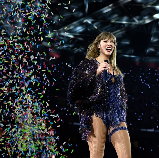 taylor-swift-performs-onstage-during-taylor-swift-the-news-photo-1767896229.pjpeg